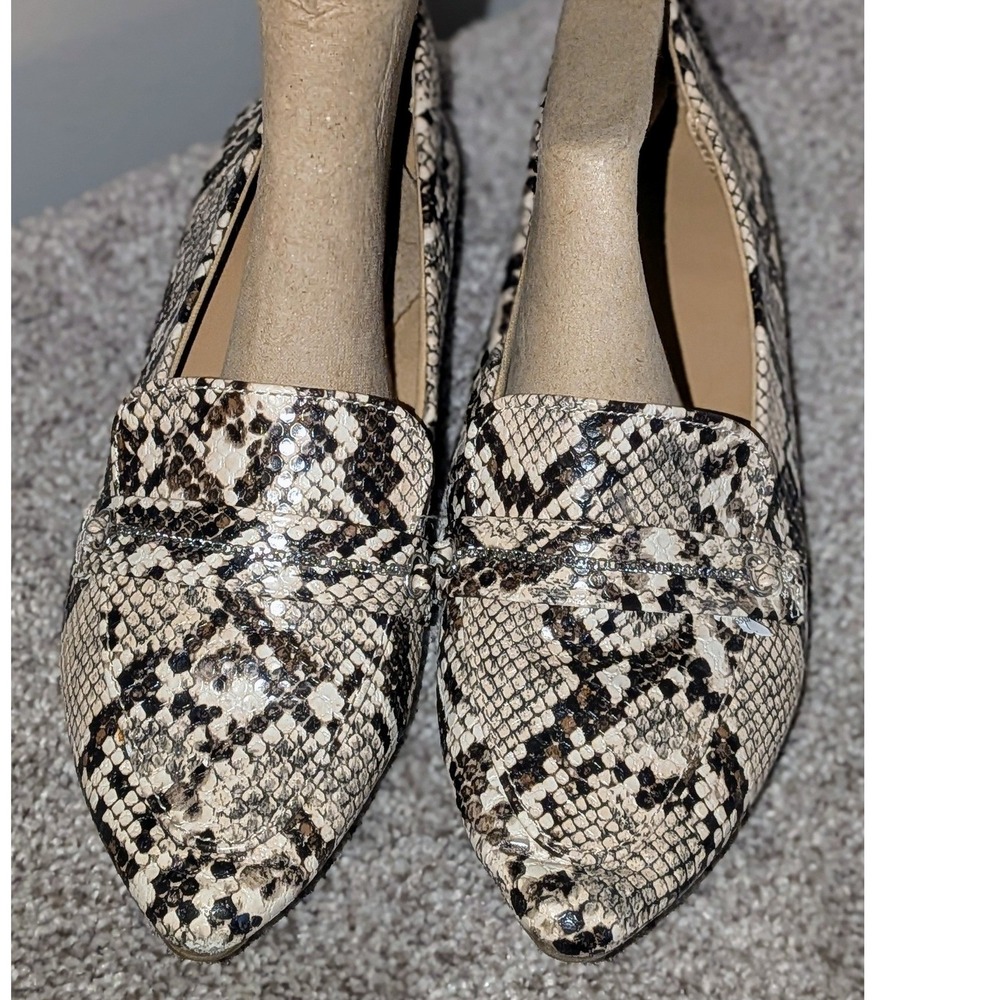 EXPRESS Snake Print Pointed Toe Loafer Flats Slip On Shoes‎ Women Size 6